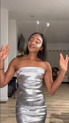 Easy & Cute Alien Halloween Costume #halloweencostume #halloween