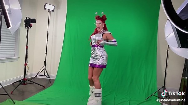 Alien Twerk Compilation - Justina Valentine Twerking Fun