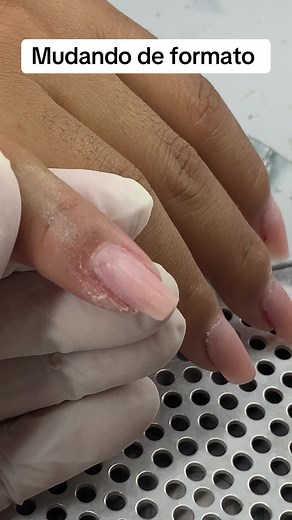 Mudança de Formato de Unhas em Gel: Tutorial Rápido