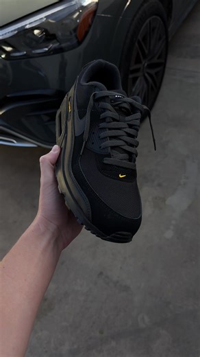 Nikki Air Max 90s Review and Holiday Deals