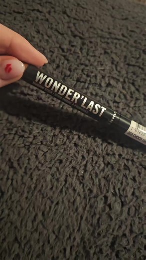 Obsesssssed with this colour 😍 So creamy 🔥 #rimmel #eyeshadow #wonderlast