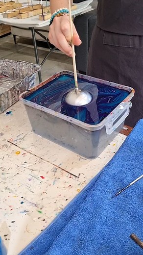 150K views · 8.2K reactions | Sound up . We were all excited over this bauble . My Xmas Bauble Water Marbling workshops are packed full of fun . 2 spots left for the 29th. Email me at bronwyn.rayner@optusnet.com.au to book my Brisbane class | Raynbow Crow Studios | Facebook