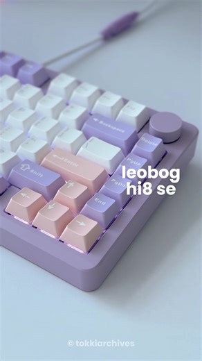 hi8 se, the purple keyboard of my dreams 💜 leobog came out with a new 75% gasket mounted aluminum keyboard with 3 mode connection and ofc the famous leoboard’s thocc 👩🏻‍🍳🤌🏻💋 it comes with the prettiest purple case (also available in blue!) , 8000mAh longlasting battery, the coolest double sided magnetic badge and equipped with layers of sound absorbing material, cherry profile PBT keycaps and pre-lubed leobog barbie / doll switches that feel airy (33g) and sound creamy. it’s supposed to b