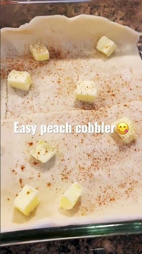 The easiest peach cobbler recipe!! Easy and delicious peach cobbler