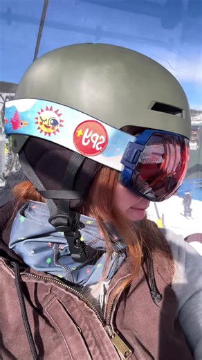 got these goggles last year but knew they needed to be on a helmet with no stickers ☀️☁️🌙 @Smith Optics @Spy Optic #snowboard #colorado #helmet