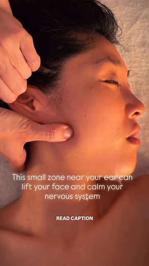 This small area near your ear is one of the most important to release. It connects your jaw, neck, and facial fascia — all meeting around the temporomandibular joint (TMJ). When this zone tightens, it can pull the face down, create asymmetry, and even affect your breathing and posture. Massaging the ear itself is just as powerful. The ear is full of nerve endings linked to the vagus nerve, which helps calm your entire nervous system. A few slow, mindful moves here can reset the jaw, lift the fac