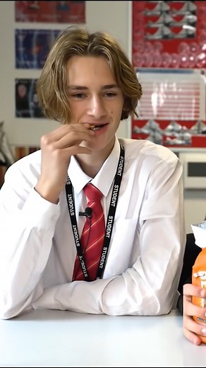 206K views · 2K reactions | Brits try some classic American snacks 襤 | JOLLY | Facebook