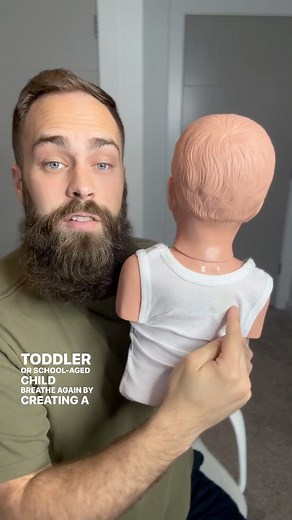 Here’s what to do during a choking emergency for toddlers. #parenting #childsafety #infantcpr #parentingtips | thrivetraininginstitute