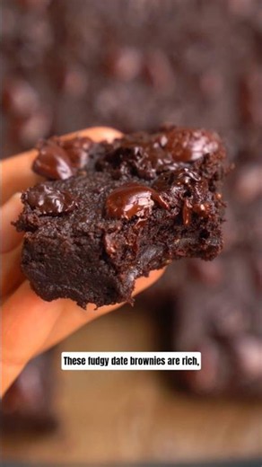 Flourless Fudgy Date Brownies