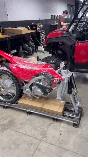 Building honda CRF 125!