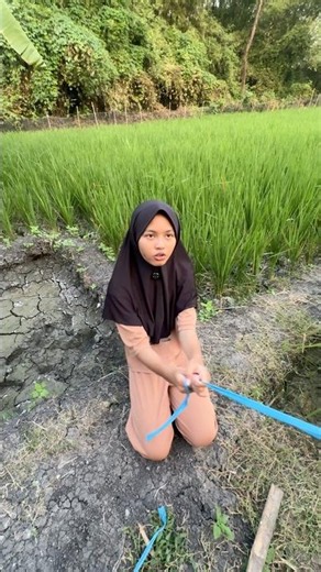 Naughty Kid Gets Dragged by My Dragon Kite #kite #dragonkite #kid #naughty #kiddrama #funnydrama