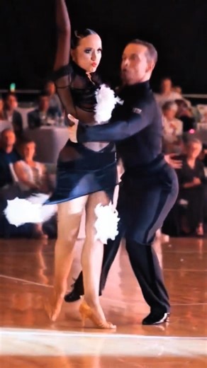 Funky dance energy ⚡🕺 #funk #dance #dancevideo #oldies #latindance #samba #coupledance