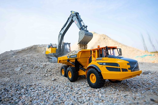 The Top 3 RC Dump Trucks | Double E Hobby