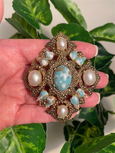 Sarah Coventry Vintage Jewelry Gold Tone 1968 “remembrance” Brooch Pin Faux Turquoise and Pearl Cabochons - Etsy