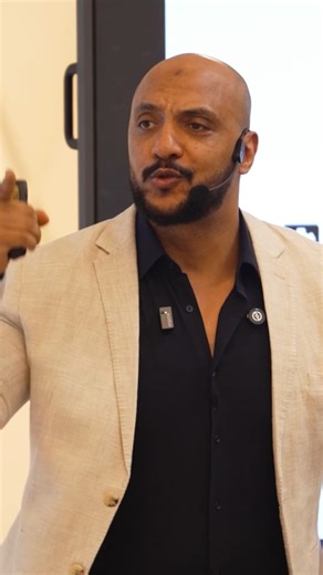 Gasim Salah on Instagram‎: "الخندق الاقتصادي في التسويق ليس إعلانًا أقوى… بل ميزة تنافسية لا يمكن نسخها #DrGasimSalah, #Kawtheron, #Business_Development, #Marketing_Strategies, #AI_Marketing, #Professional_Training, #Riyadh, #Saudi_Arabia, #Vision2030, #الدكتور_قاسم_صلاح, #كوثرون, #تطوير_الأعمال, #استراتيجيات_التسويق, #التسويق_بالذكاء_الاصطناعي, #التدريب_المهني, #الرياض, #السعودية, #رؤية_2030"‎