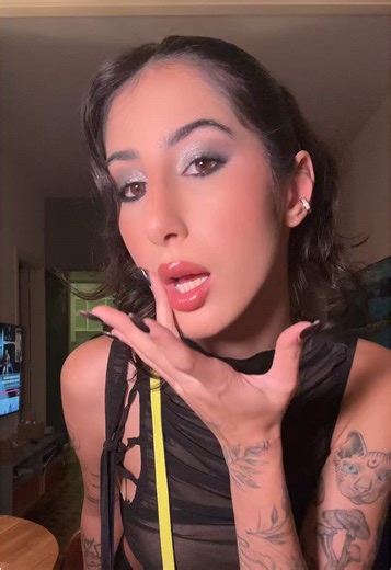 Os vídeos de gabisaleh_ (@gabisaleh_) com Dix-Sept - Galatée