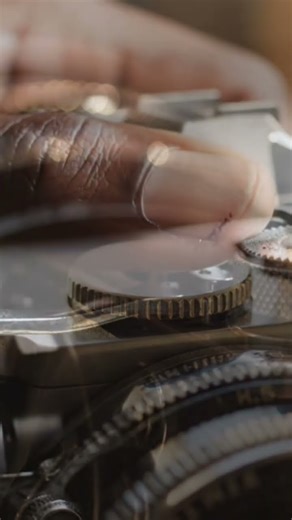 ASMR Nostalgia 📸 Shutter Click: Retro Camera Mechanics (Perfect Sound)