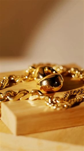 Buziness Men on Instagram: "The market is buzzing as PC Jeweller’s stock reacts to stellar Q3 results. 📈 From inventory recovery to a ₹190 crore net profit, every metric points toward a solid comeback. With margins expanding to 23%, the company is proving that its strategic shift toward a franchise-led model is paying off. A golden era returns! 🌟💰 ⚠️ Disclaimer: This content is for educational and informational purposes only and should not be considered investment advice. Always do your own r