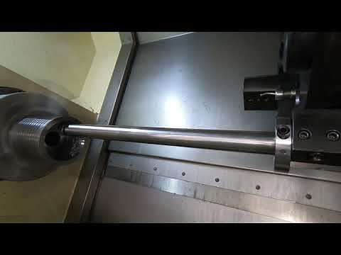Vibration damped turning tool demonstration, a 32 mm bar at 15xD, long boring tools