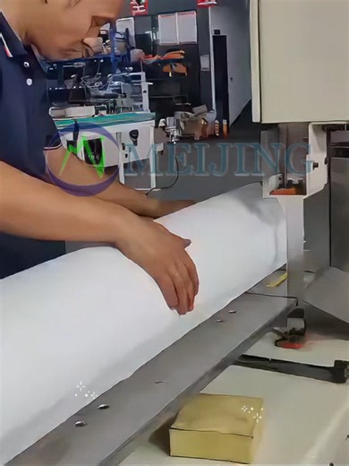 Manual band saw cutting machine #machine #papermachine #toiletpaper #bandsaw #cutting