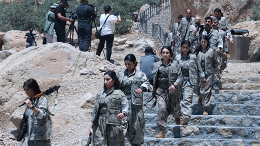 Dissolution du PKK : les combattants kurdes déposent les premières armes