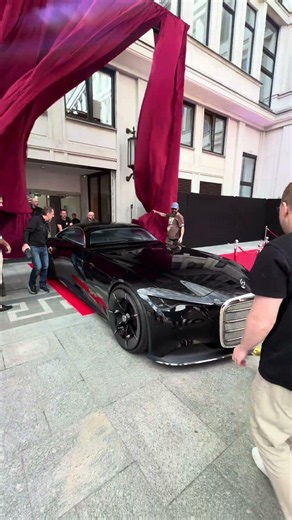 The Mercedes-Benz Vision Iconic is a true Batman dream car.