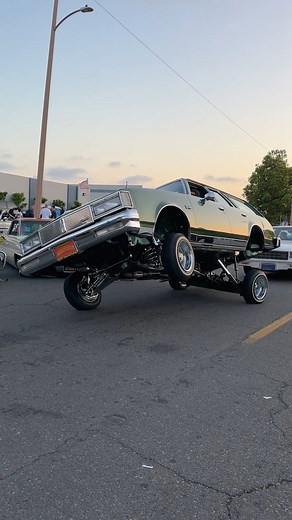 43K views · 1.7K reactions | LOWRIDER WAGON tipping in a high standing 3 wheel!  | Skid Society | Facebook