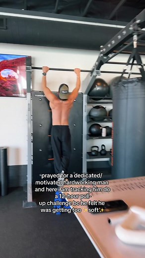 I guess a 12-hour pull-up challenge was his solution to not being ✨soft✨@Kyler Kim