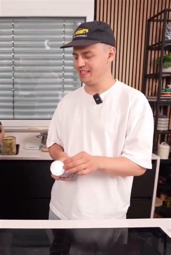 Papaplatte lernt wie man knack und back richtig öffnet 😮 #papaplatte #clips #funny #memes #food