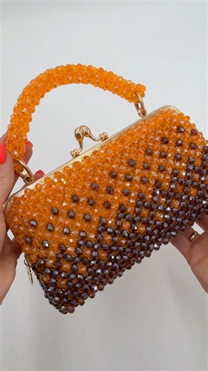 A bright, sparkling beaded bag with a gradient🧡🤎#beadbag #tutorial #beadedbag #bag