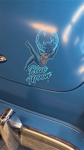 Pinstriping pin-up on ‘51 Pontiac #oldschool #illustration #handpainted