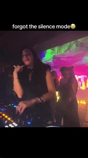 DJ Set Chaos: When Your Nokia Phone Rings