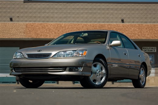 No Reserve: 3,600-Mile 2000 Lexus ES300 Platinum Series