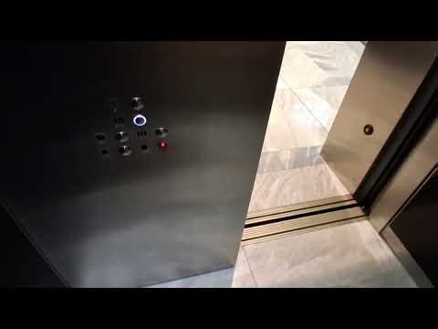 Thyssenkrupp hydraulic entrance elevator at the shops at Hudson Yards (Manhattan, NY)