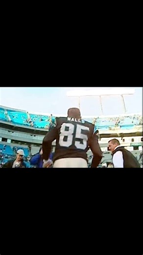 After the 2002 season finale, it felt like everyone in Carolina knew — even if it wasn’t official yet. Wesley Walls hadn’t announced retirement, but the chapter was closing. Chuck Howard’s postgame feature captured a tight end who helped define the Panthers’ early identity: toughness, reliability, and leadership. From Pro Bowl seasons to clutch catches, Walls was one of the franchise’s original pillars. That final spotlight wasn’t just a recap — it was a quiet goodbye to a player who helped buil