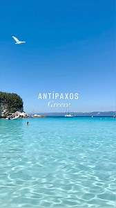 Voutoumi beach in Antipaxos island Greece Heaven on earth!! Antipaxos is all about peace and quiet and glorious beaches, such as those at Vrika and Voutoumi, famous for their transparent waters and breathtaking settings. Boats bring in day trippers once a day from nearby Paxos, but once the last boat has left in the late afternoon, total tranquillity falls on the island, the sun sets and the stars and moon shine brightly in the night skies. Παραλία Βουτούμι! Επίγειος παράδεισος! Αντιπαξοί Ένας α