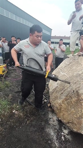 Rock splitting machine, hydraulic splitting machine, rock splitting machine, hydraulic rock breaking machine, drilling and splitting integrated machine, drilling and splitting machine