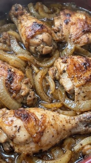 Slow Cooker French Onion Chicken Full Recipe in Description #slowcookerrecipe #recipe #cooking