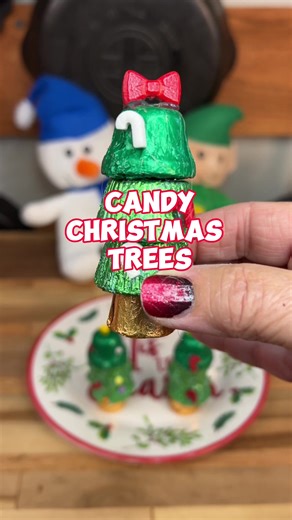 CANDY CHRISTMAS TREE #candytree #christmastree #christmasiscoming #christmas2023countdown #christmasmadeeasy #winter #holidays | Easy Recipes & Lifestyle Tips