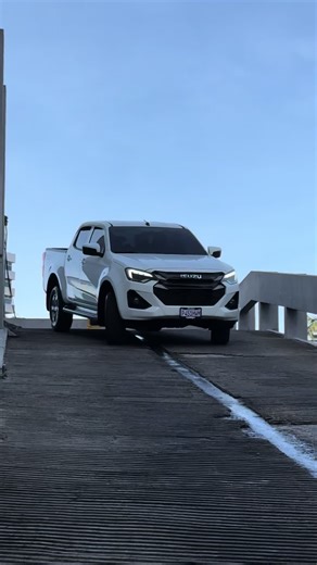 Isuzu Dmax 1.9 Modelo 2025 – Potencia y Estilo