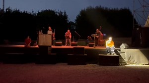 Fiesole! Meraviglioso tornare al Teatro Romano, sentire l’abbraccio di 1500 persone qui stasera con tutti noi. | Marco Paolini