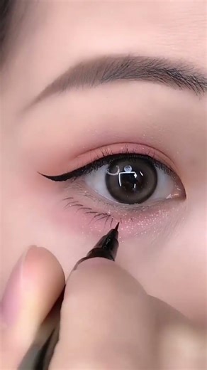 Lower Lashes Eyeliner Tutorial | Beginner-Friendly Under Eye Makeup Look ✨#shorts#eyeliner #eyelashe
