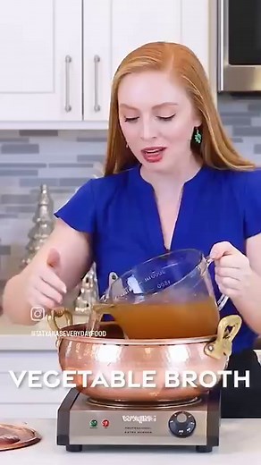 The best shrimp rolls recipe! Super easy & delicious!! https://tatyanaseverydayfood.com/best-shrimp-rolls/ | Tatyana's Everyday Food