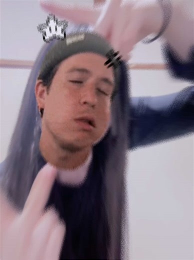 3万人ありがとーうみんな愛してるよ#頭では完璧 #独学 #儚い