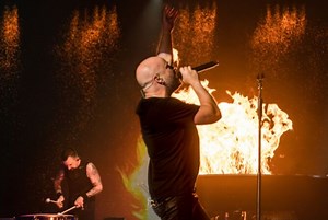 DISTURBED: Pro-Shot Video Of 'Never Again' Performance From Tel Aviv