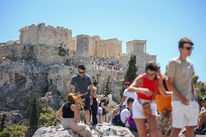 FLiRT Covid variant: Tourists heading to Greece warned as cases surge
