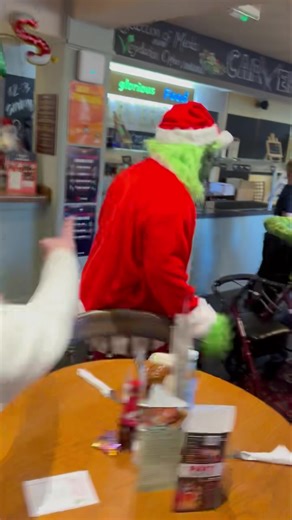 🚨 PUB PANIC ALERT 🚨 You won’t believe what happened today… the Grinch made an unexpected visit to the pub 😳🍺 One minute everything was calm, the next—kids screaming, chairs scraping, pure chaos as the Grinch burst in like it owned the place. At one point it even dramatically dived toward a customer (don’t worry—everyone’s fine, just very surprised 😅). Safe to say, the pub won’t forget this visit anytime soon. Would YOU stay for a drink or run for the door? 👀 #UnexpectedVisitor #PubStories 