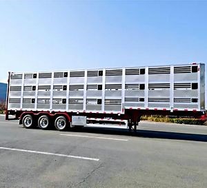 [Hot Item] 3 Decks Aluminum Alloy Transport Pig Goat Sheep Hog Livestock Semi Trailer