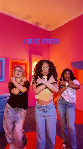 the way ya’ll are eating up the telephone choreo!! 📞✨ keep submitting we’re watching 💙🧡💗✨