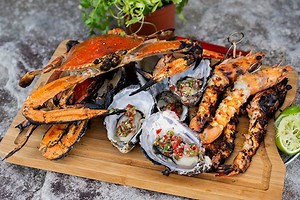 Mixed Seafood Grill with Thai Chilli Dressing | Seafood Recipes | Weber BBQ